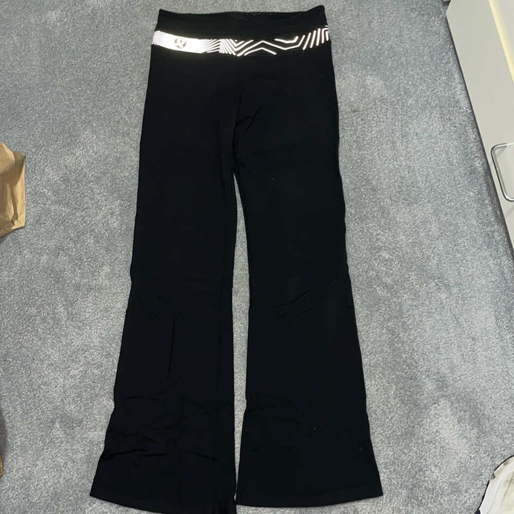 Lululemon Black Groove Pant Size 6